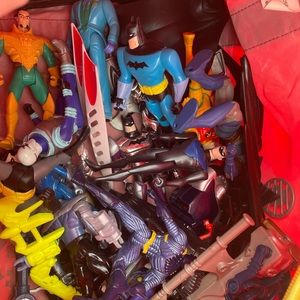 20 Super Hero’s & Batman Duffle Bag+a few Villains